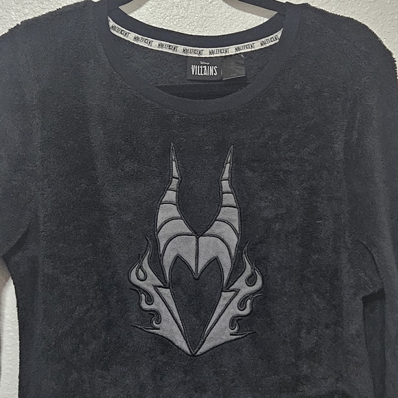 Disney Villains sweatshirt style see description for sizing - Picture 2 of 15